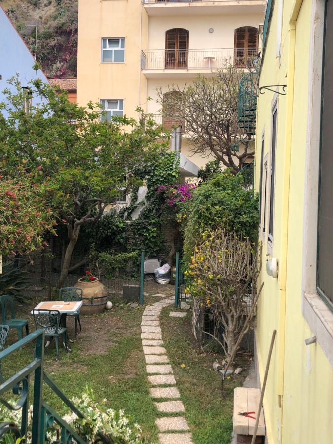 Hostel Beach House ジャルディーニ・ナクソス エクステリア 写真